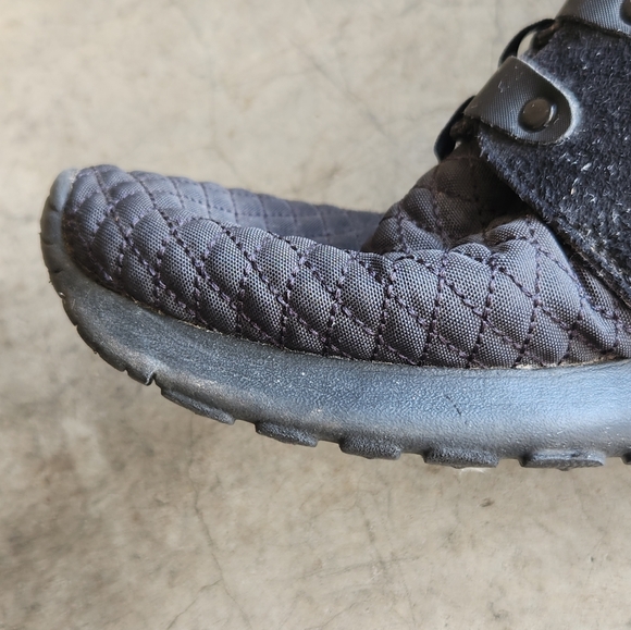 Nike Men's Roshe Run Sneaker Size 10.5 - Picture 11 of 11